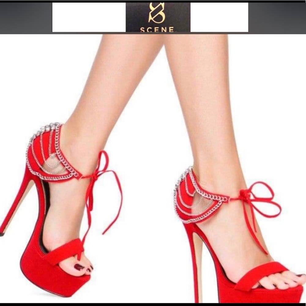 SCENE Scene Draped Amorita Chain Link Platforms 9